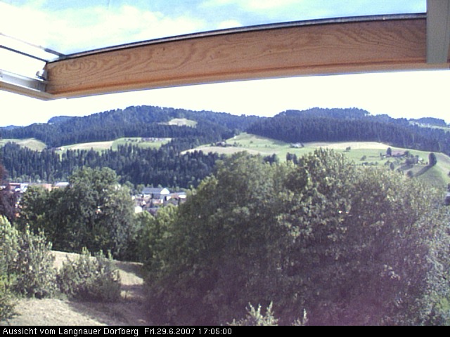 Webcam-Bild: Aussicht vom Dorfberg in Langnau 20070629-170500