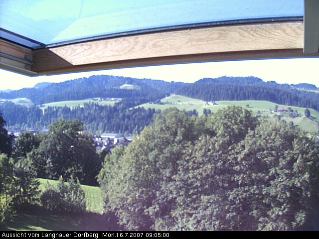 Webcam-Bild: Aussicht vom Dorfberg in Langnau 20070716-090500