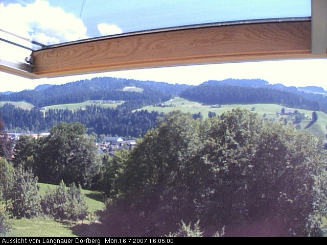 Webcam-Bild: Aussicht vom Dorfberg in Langnau 20070716-160500