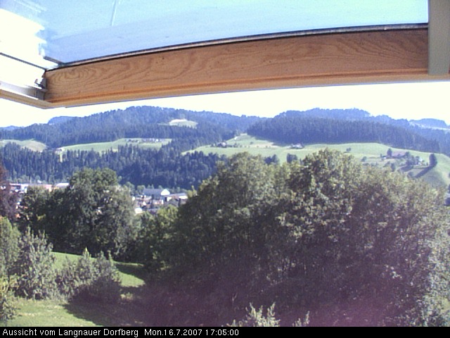 Webcam-Bild: Aussicht vom Dorfberg in Langnau 20070716-170500