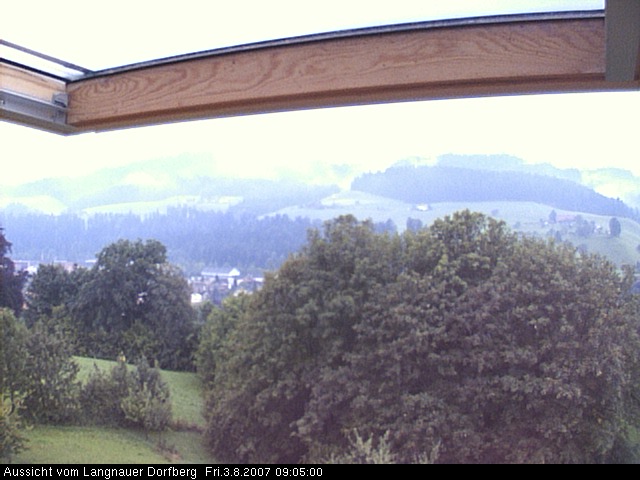 Webcam-Bild: Aussicht vom Dorfberg in Langnau 20070803-090500
