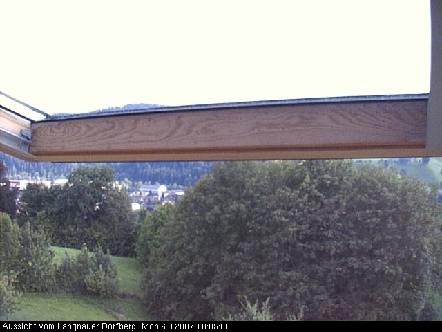 Webcam-Bild: Aussicht vom Dorfberg in Langnau 20070806-180500