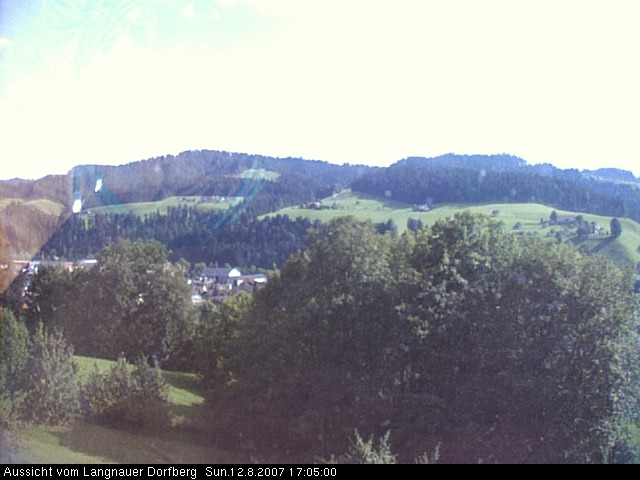 Webcam-Bild: Aussicht vom Dorfberg in Langnau 20070812-170500