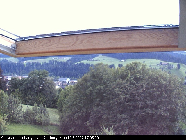 Webcam-Bild: Aussicht vom Dorfberg in Langnau 20070813-170500