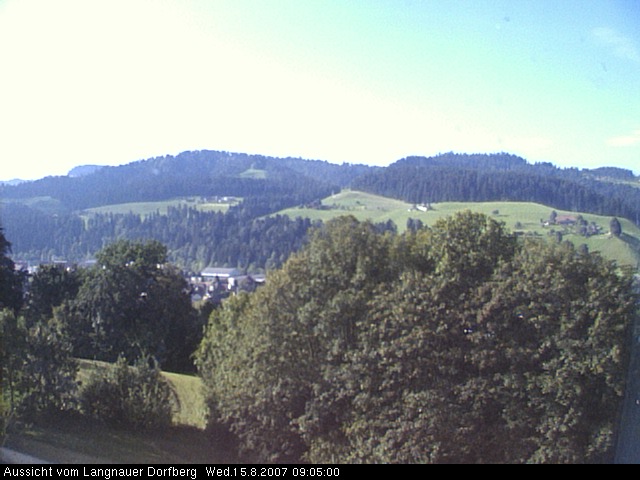 Webcam-Bild: Aussicht vom Dorfberg in Langnau 20070815-090500