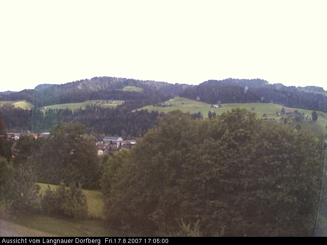 Webcam-Bild: Aussicht vom Dorfberg in Langnau 20070817-170500