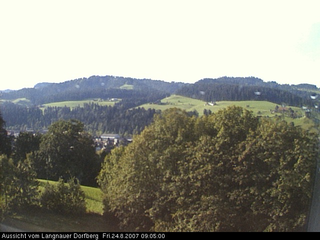 Webcam-Bild: Aussicht vom Dorfberg in Langnau 20070824-090500