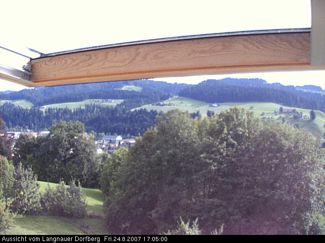 Webcam-Bild: Aussicht vom Dorfberg in Langnau 20070824-170500