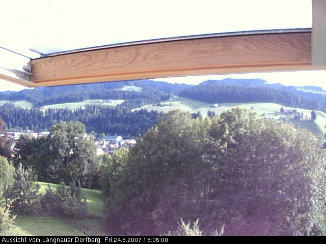 Webcam-Bild: Aussicht vom Dorfberg in Langnau 20070824-180500