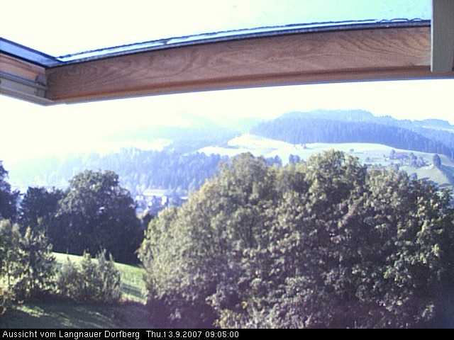 Webcam-Bild: Aussicht vom Dorfberg in Langnau 20070913-090500
