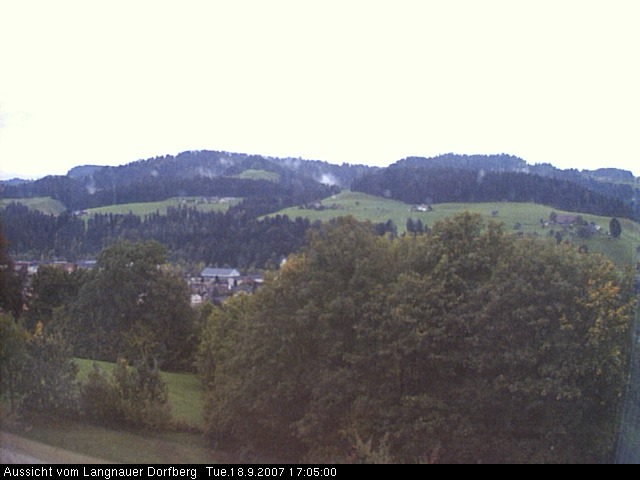 Webcam-Bild: Aussicht vom Dorfberg in Langnau 20070918-170500