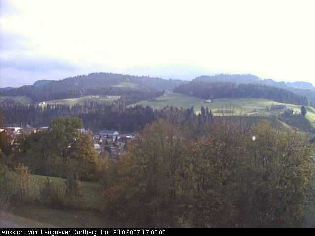 Webcam-Bild: Aussicht vom Dorfberg in Langnau 20071019-170500