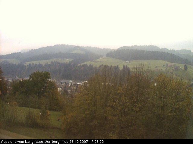 Webcam-Bild: Aussicht vom Dorfberg in Langnau 20071023-170500