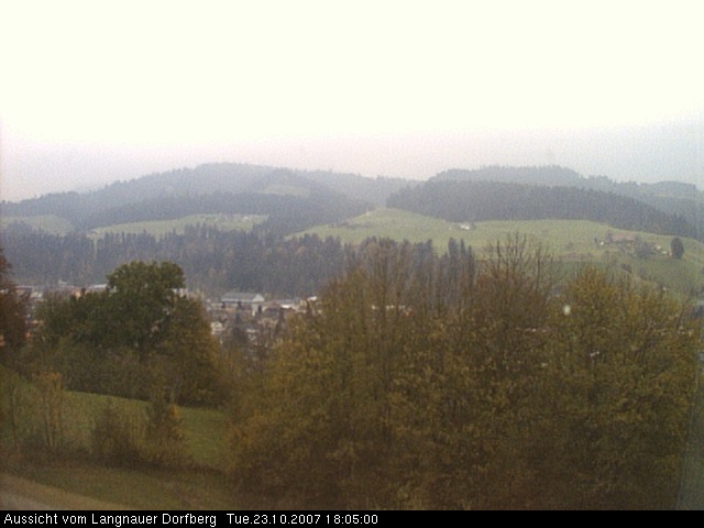 Webcam-Bild: Aussicht vom Dorfberg in Langnau 20071023-180500