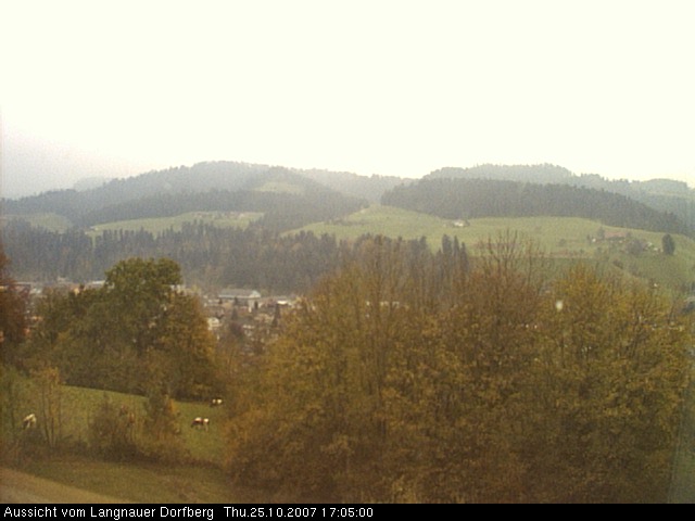 Webcam-Bild: Aussicht vom Dorfberg in Langnau 20071025-170500