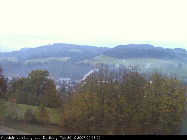 Webcam-Bild: Aussicht vom Dorfberg in Langnau 20071030-070500