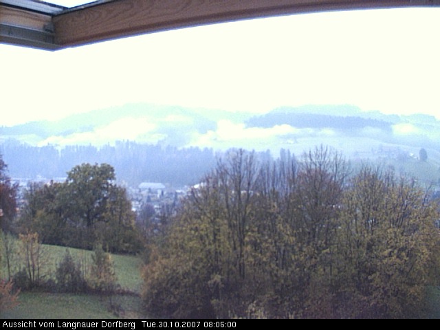 Webcam-Bild: Aussicht vom Dorfberg in Langnau 20071030-080500