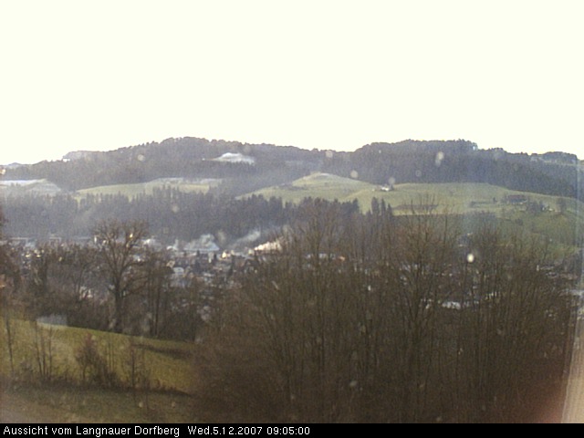 Webcam-Bild: Aussicht vom Dorfberg in Langnau 20071205-090500