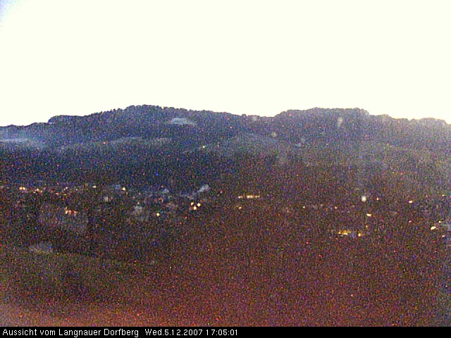 Webcam-Bild: Aussicht vom Dorfberg in Langnau 20071205-170500