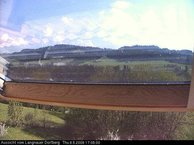 Webcam-Bild: Aussicht vom Dorfberg in Langnau 20080508-170500