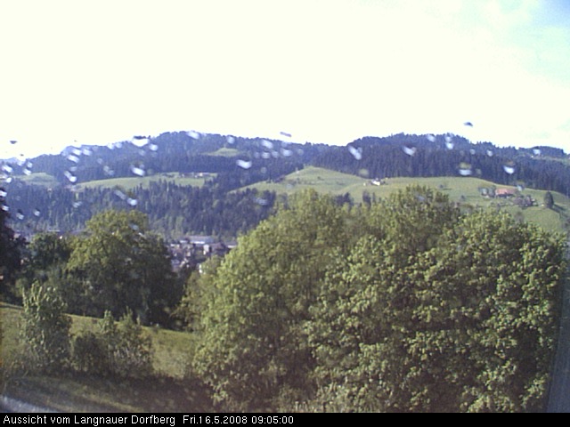 Webcam-Bild: Aussicht vom Dorfberg in Langnau 20080516-090500