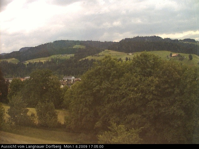 Webcam-Bild: Aussicht vom Dorfberg in Langnau 20090601-170500