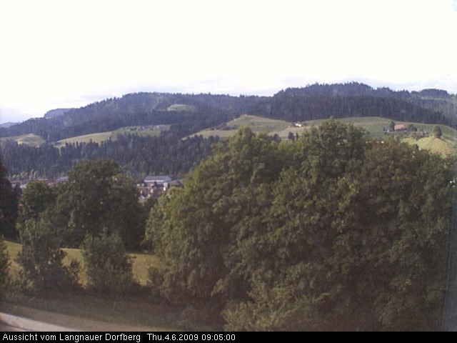 Webcam-Bild: Aussicht vom Dorfberg in Langnau 20090604-090500
