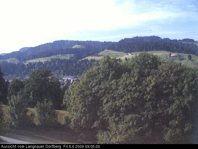 Webcam-Bild: Aussicht vom Dorfberg in Langnau 20090605-090500