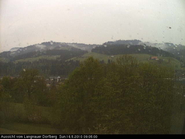 Webcam-Bild: Aussicht vom Dorfberg in Langnau 20100516-090500