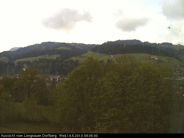 Webcam-Bild: Aussicht vom Dorfberg in Langnau 20100519-090500