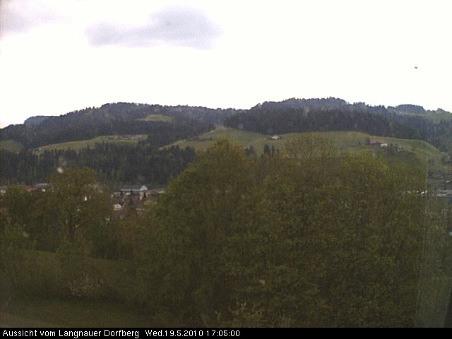 Webcam-Bild: Aussicht vom Dorfberg in Langnau 20100519-170500