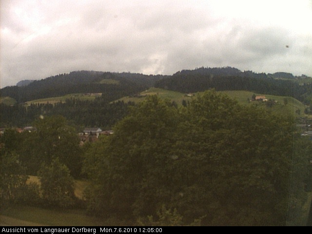 Webcam-Bild: Aussicht vom Dorfberg in Langnau 20100607-120500