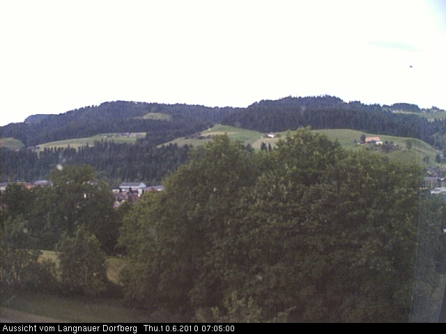 Webcam-Bild: Aussicht vom Dorfberg in Langnau 20100610-070500