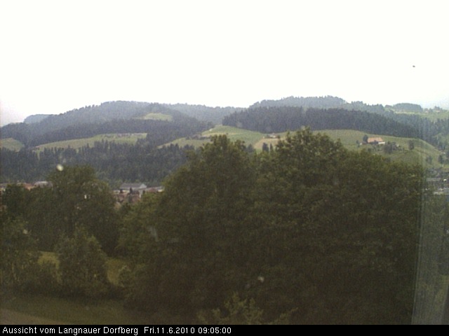 Webcam-Bild: Aussicht vom Dorfberg in Langnau 20100611-090500