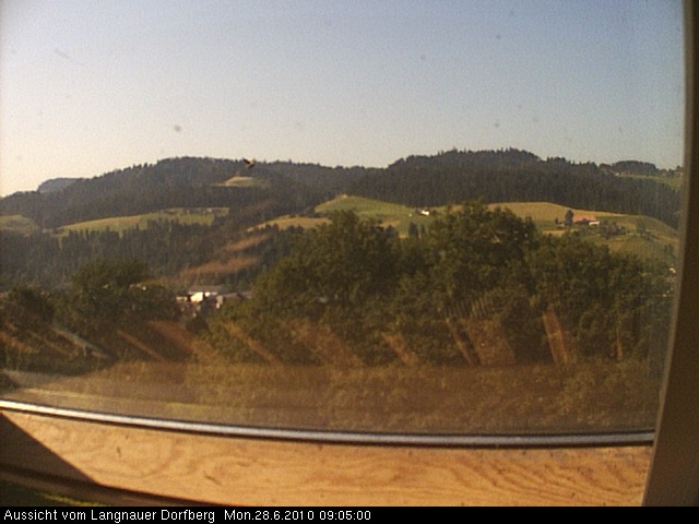 Webcam-Bild: Aussicht vom Dorfberg in Langnau 20100628-090500