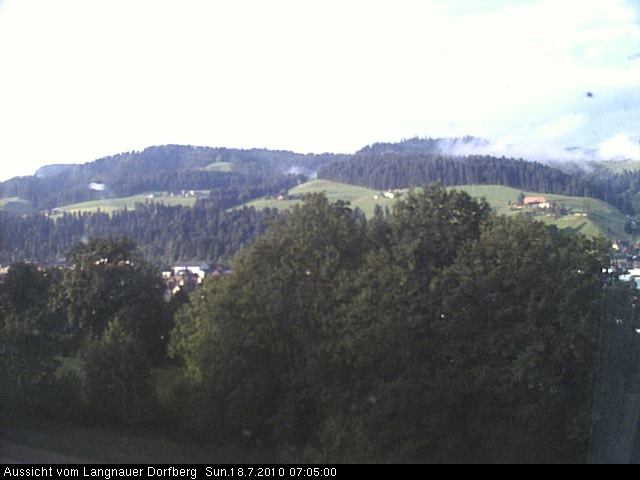 Webcam-Bild: Aussicht vom Dorfberg in Langnau 20100718-070500