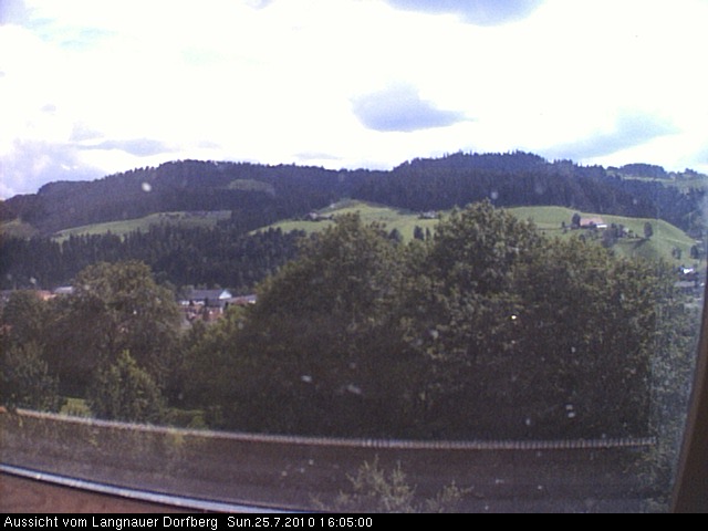 Webcam-Bild: Aussicht vom Dorfberg in Langnau 20100725-160500