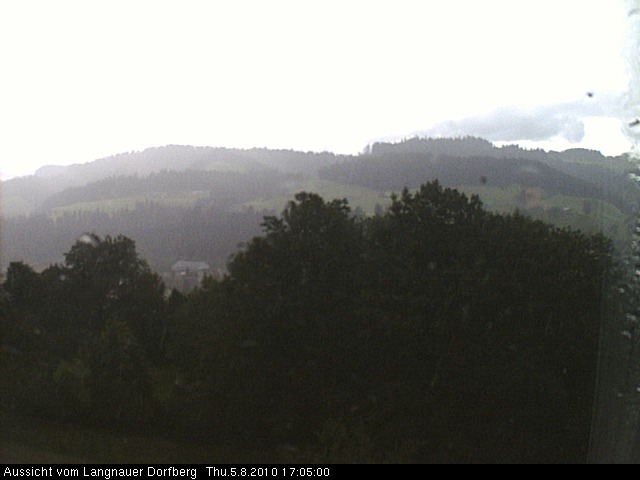 Webcam-Bild: Aussicht vom Dorfberg in Langnau 20100805-170500