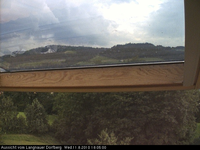 Webcam-Bild: Aussicht vom Dorfberg in Langnau 20100811-180500