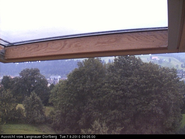 Webcam-Bild: Aussicht vom Dorfberg in Langnau 20100907-090500