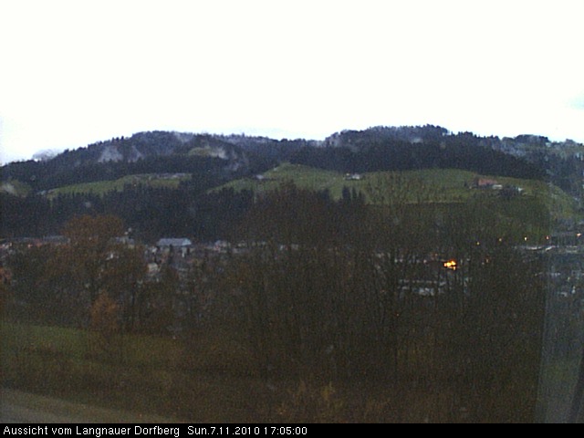 Webcam-Bild: Aussicht vom Dorfberg in Langnau 20101107-170500