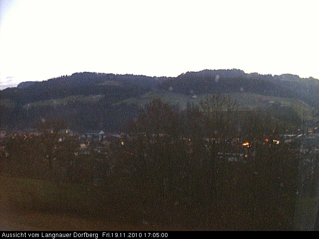 Webcam-Bild: Aussicht vom Dorfberg in Langnau 20101119-170500