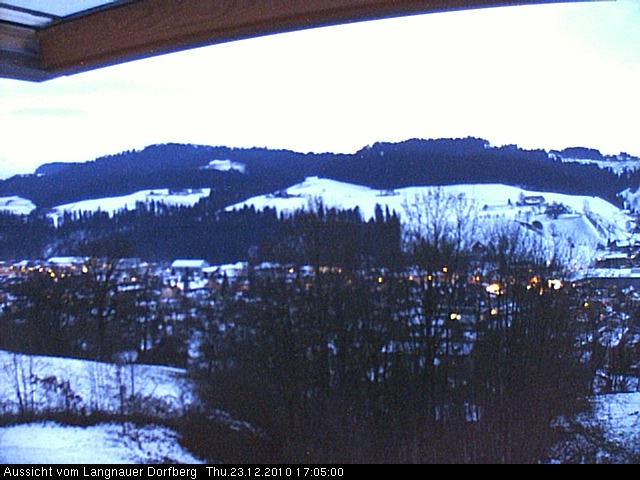Webcam-Bild: Aussicht vom Dorfberg in Langnau 20101223-170500