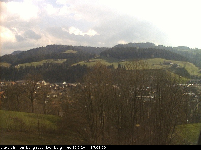 Webcam-Bild: Aussicht vom Dorfberg in Langnau 20110329-170500