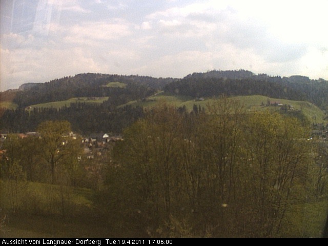 Webcam-Bild: Aussicht vom Dorfberg in Langnau 20110419-170500
