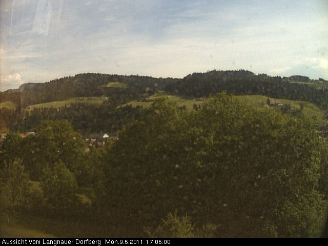 Webcam-Bild: Aussicht vom Dorfberg in Langnau 20110509-170500