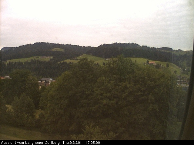 Webcam-Bild: Aussicht vom Dorfberg in Langnau 20110609-170500