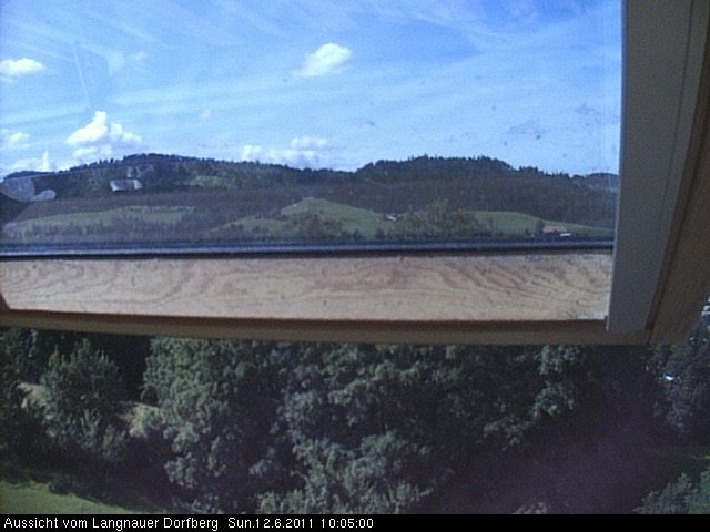 Webcam-Bild: Aussicht vom Dorfberg in Langnau 20110612-100500