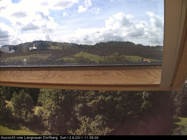 Webcam-Bild: Aussicht vom Dorfberg in Langnau 20110612-110500