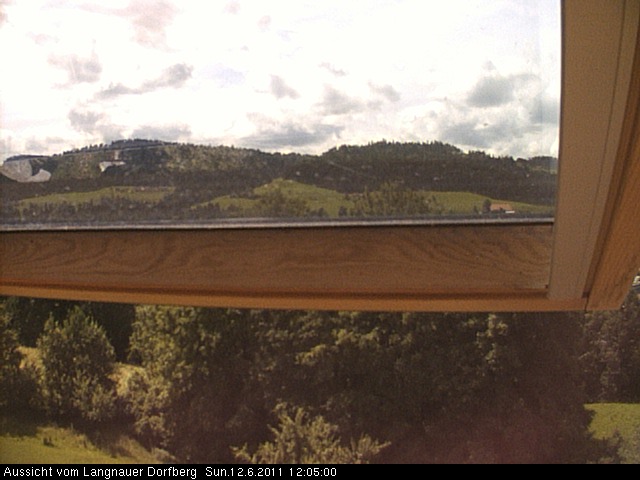 Webcam-Bild: Aussicht vom Dorfberg in Langnau 20110612-120500